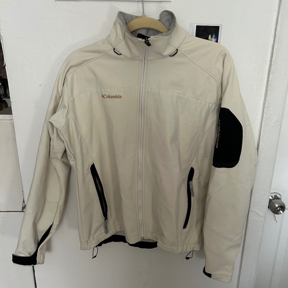 Columbia women's Titanium full zip jacket, size large